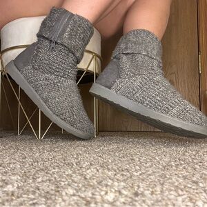 Cozy Gray Knit Ankle Boots